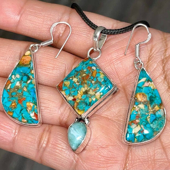 Blue Green Spiny Turquoise in Copper & Larimar Pendant  & Earrings - Picture 4 of 12